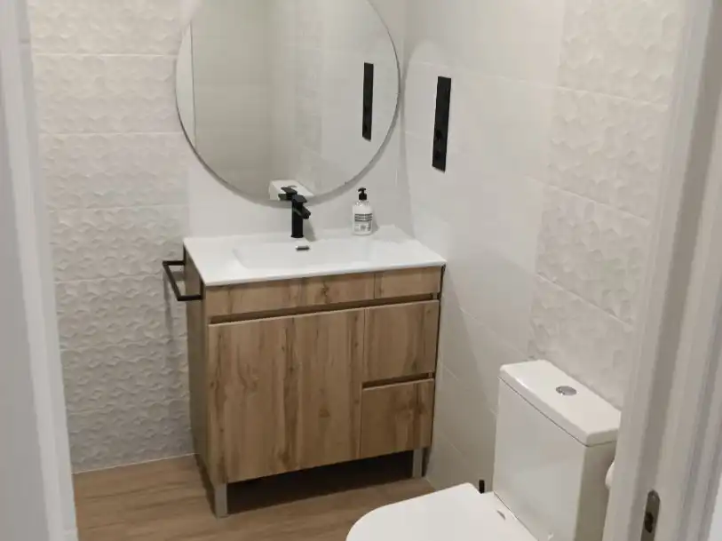 Lofts for rent in Calle Tomás Fernández, 7, Barrio de Ciudad Jardín Bathroom of Lofts for rent in Málaga with Air Conditioner, Heating and Furnished