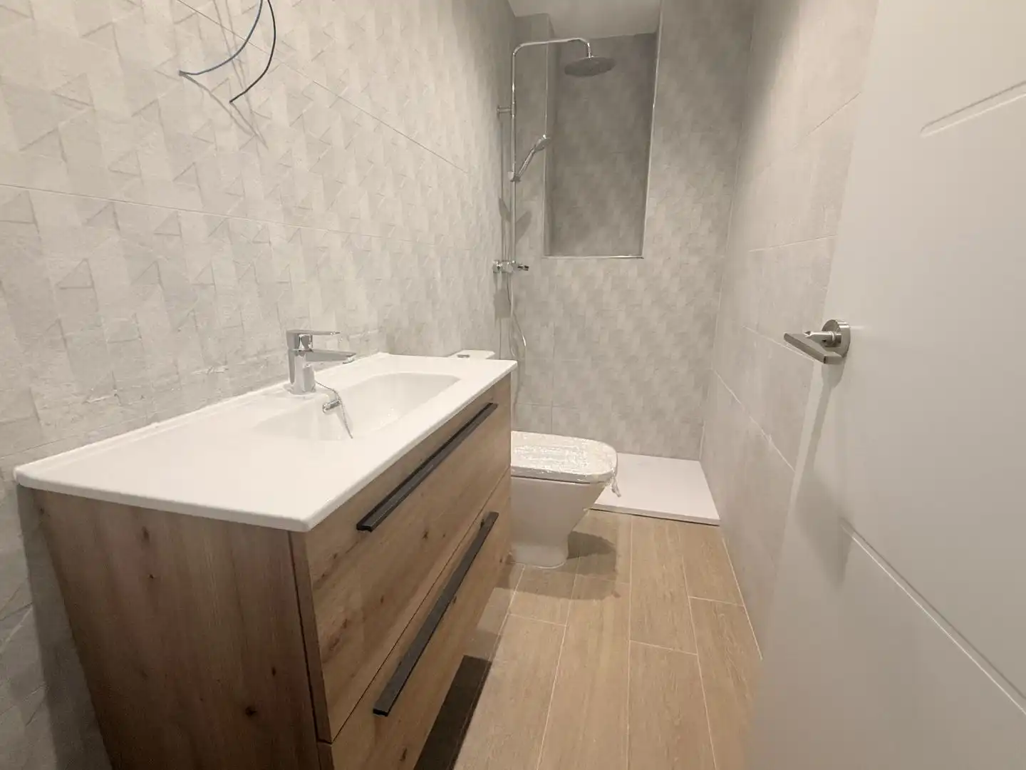 Flat for rent in Calle Arzobispo Cos, 18, Quintana Bathroom of Flat for rent in Madrid with Heating, Private garden and Terrace