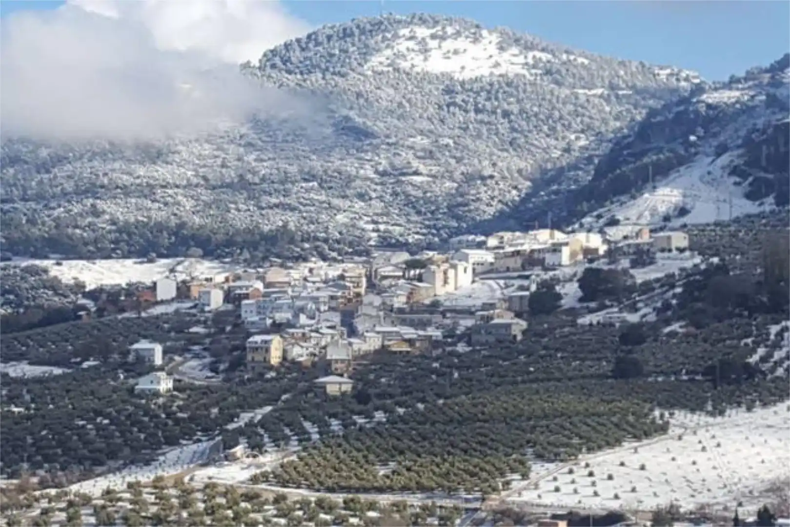 Pis en venda a La Iruela Vista exterior de Pis en venda en La Iruela amb Calefacció, Terrassa i Moblat