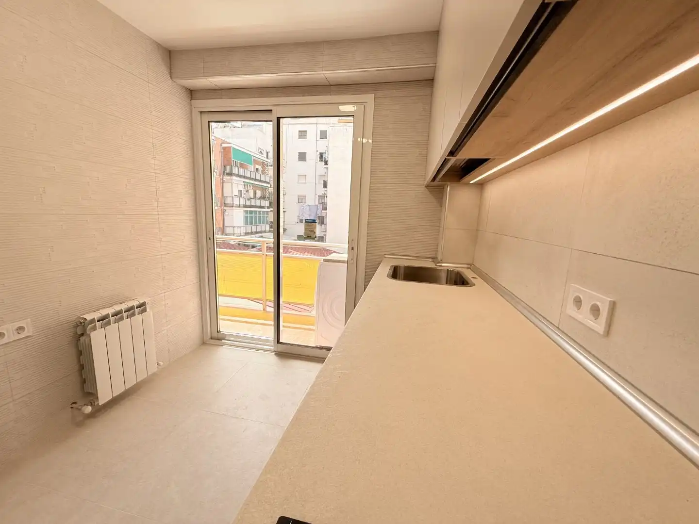 Flat for rent in Calle Arzobispo Cos, 18, Quintana Kitchen of Flat for rent in Madrid with Heating, Private garden and Terrace