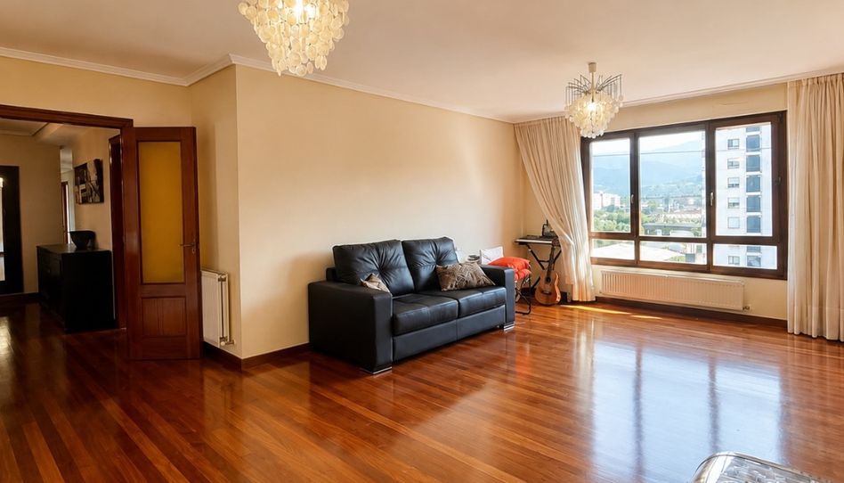 Ático en venta en Zumalakarregi Kalea, 25, Burtzeña, Barakaldo - imagen 1 Foto 1 de Ático en venta en Zumalakarregi Kalea, 25, Burtzeña, Barakaldo