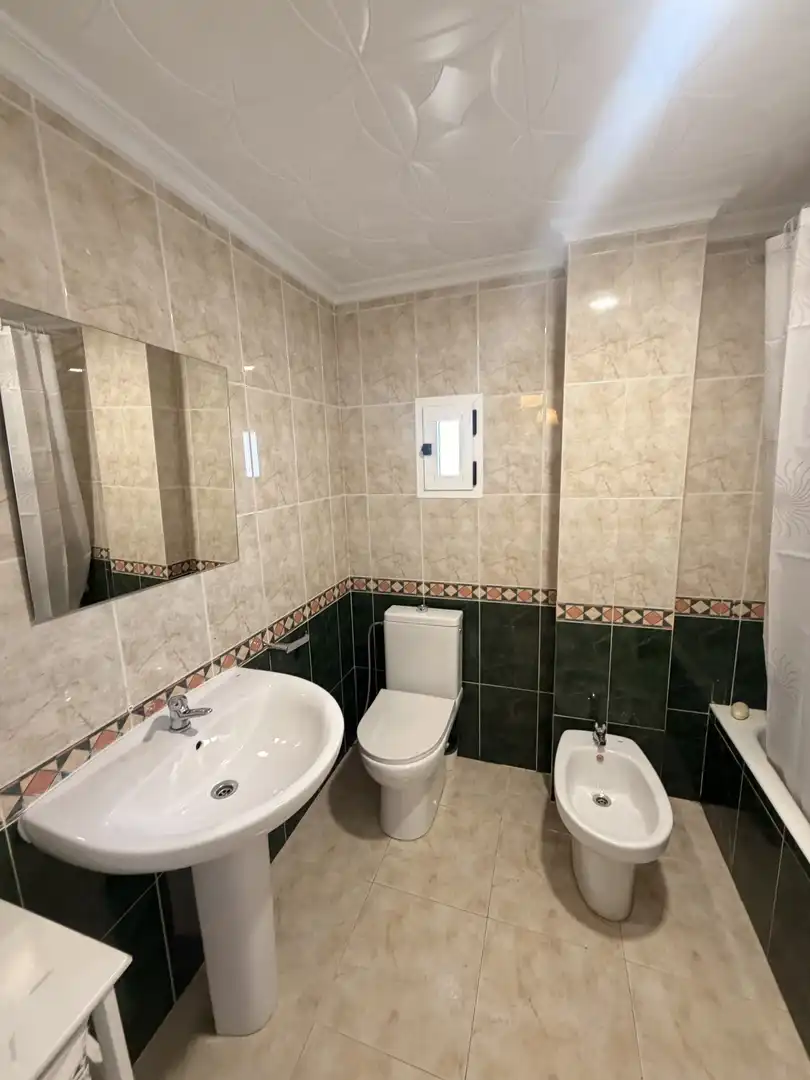 Wohnung zum Verkauf in Calle 19 de Abril, 56, San Miguel de Salinas Badezimmer von Wohnung zum Verkauf in San Miguel de Salinas mit Klimaanlage, Terrasse und Möbliert
