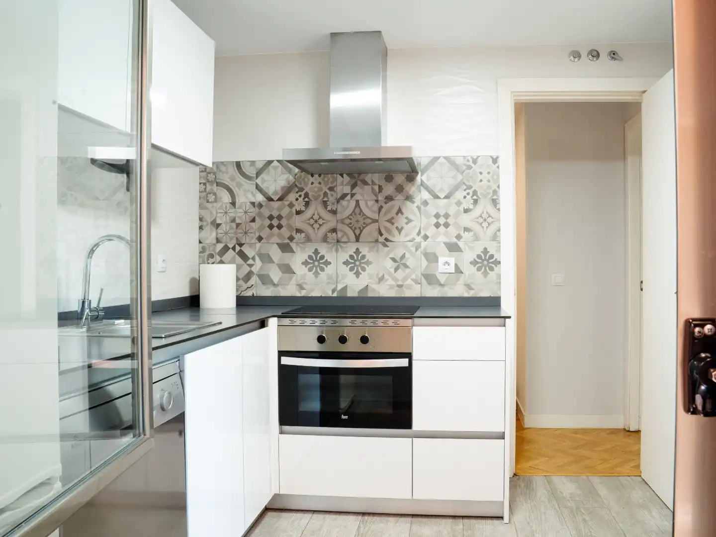 Flat for sale in Calle Pío Baroja, 6, Boadilla del Monte Kitchen of Flat for sale in Boadilla del Monte with Swimming Pool