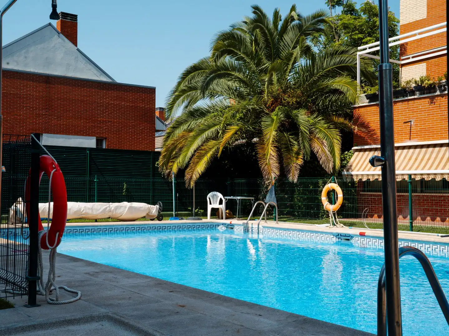 Flat for sale in Calle Pío Baroja, 6, Boadilla del Monte Swimming pool of Flat for sale in Boadilla del Monte with Swimming Pool