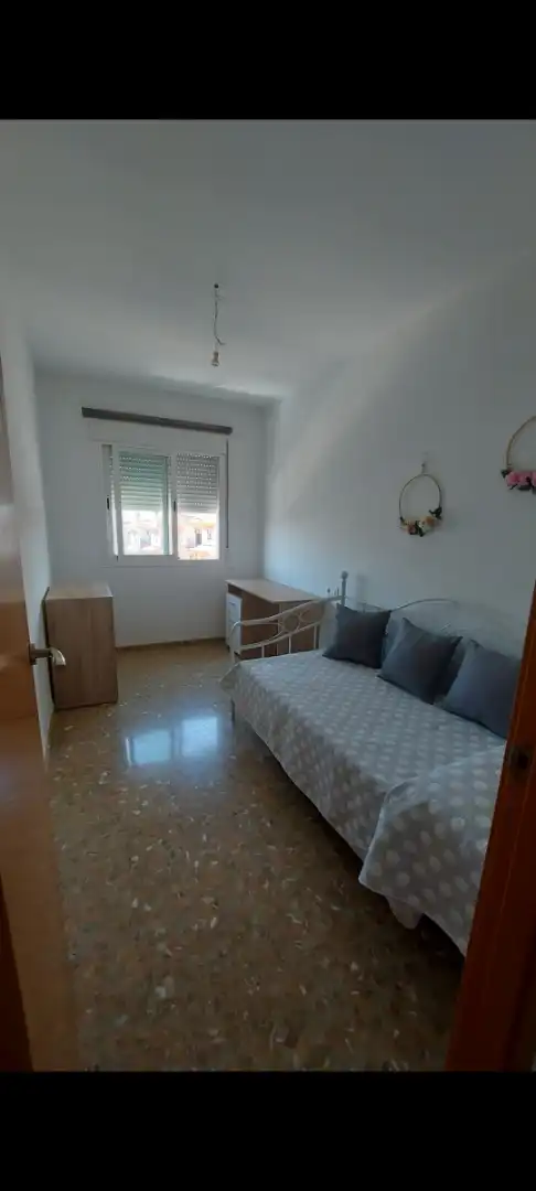 Erdgeschoss zur Miete in Calle Huelva, 20, Peligros Schlafzimmer von Erdgeschoss zur Miete in Peligros mit Klimaanlage und Balkon