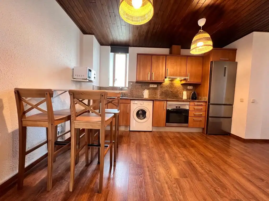 Apartments for rent in Avinguda França, 10, Puigcerdà Kitchen of Apartments for rent in Puigcerdà with Heating, Parquet flooring and Furnished