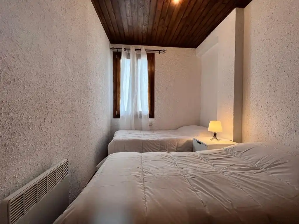 Apartments for rent in Avinguda França, 10, Puigcerdà Bedroom of Apartments for rent in Puigcerdà with Heating, Parquet flooring and Furnished