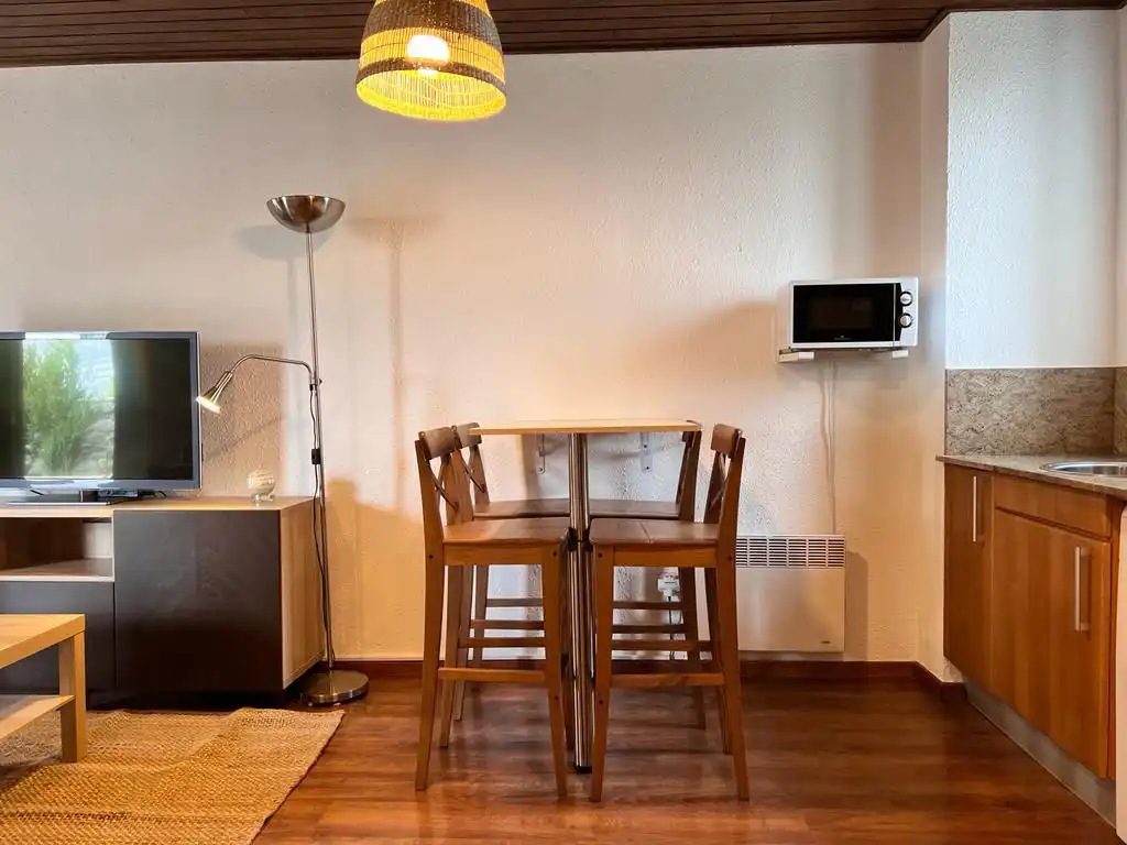 Apartments for rent in Avinguda França, 10, Puigcerdà Dining room of Apartments for rent in Puigcerdà with Heating, Parquet flooring and Furnished
