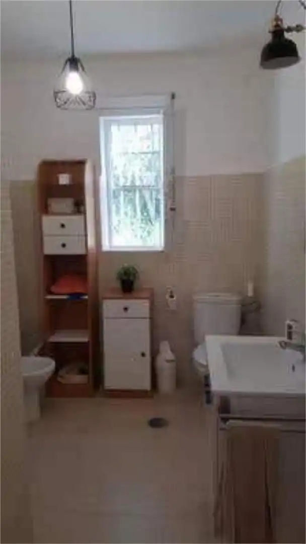 Casa adosada en venta en Campus Universitario Baño de Casa adosada en venta en Cáceres con Jardín privado, Terraza y Trastero