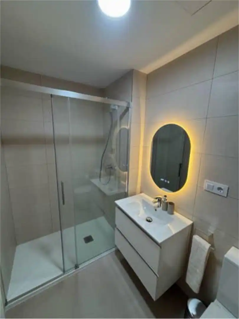 Apartament de lloguer a Centro Bany de Apartament de lloguer en Nerja amb Calefacció, Terrassa i Piscina