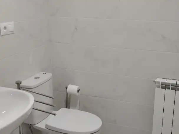 Bathroom of Flat for rent in Siero  with Heating, Parquet flooring and Storage room