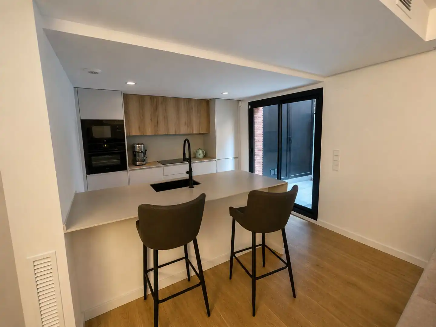 Flat for sale in Carrer de Frederic Prats, 45, Centre Kitchen of Flat for sale in L'Hospitalet de Llobregat with Air Conditioner, Heating and Parquet flooring