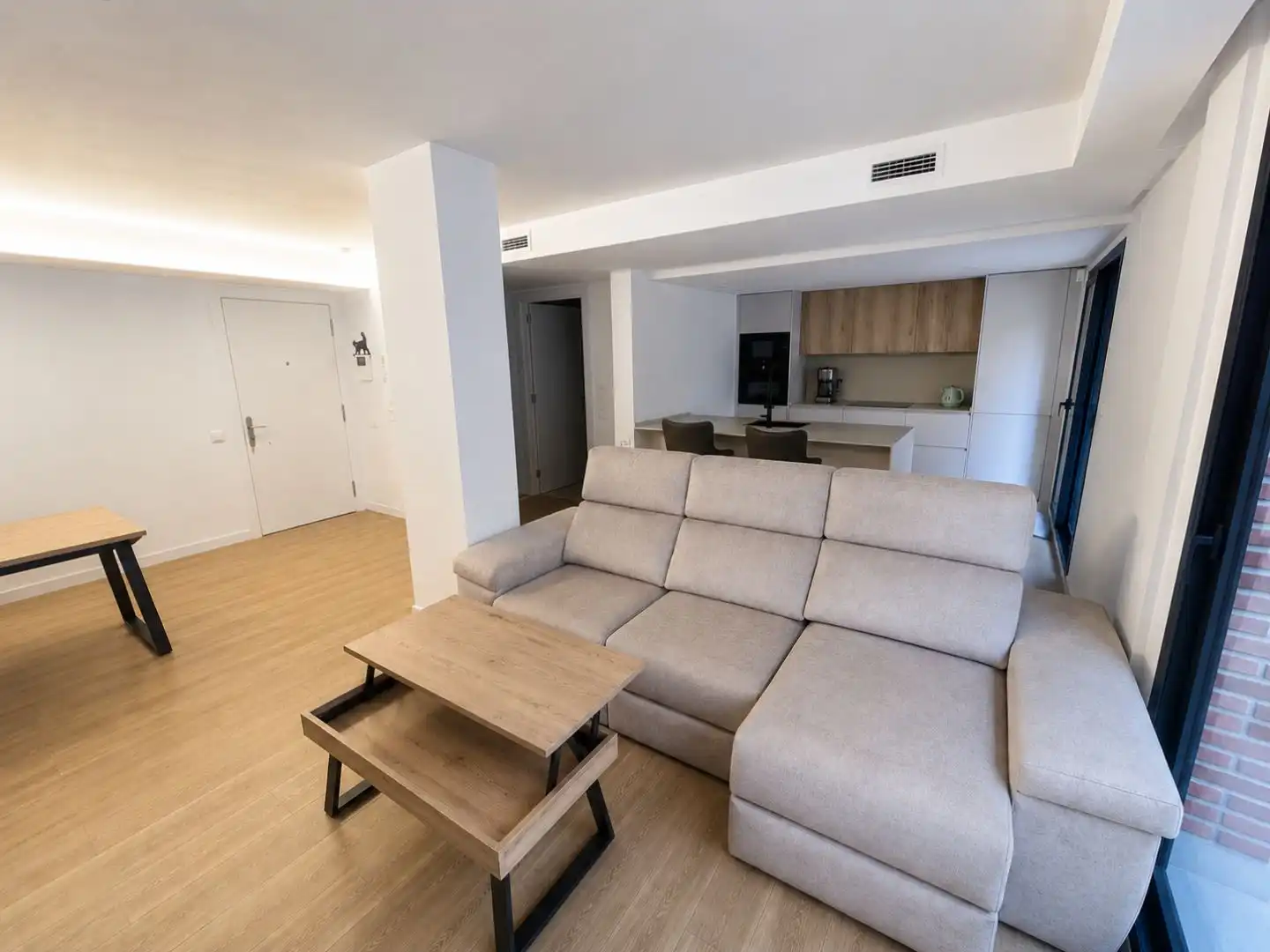 Flat for sale in Carrer de Frederic Prats, 45, Centre Living room of Flat for sale in L'Hospitalet de Llobregat with Air Conditioner, Heating and Parquet flooring