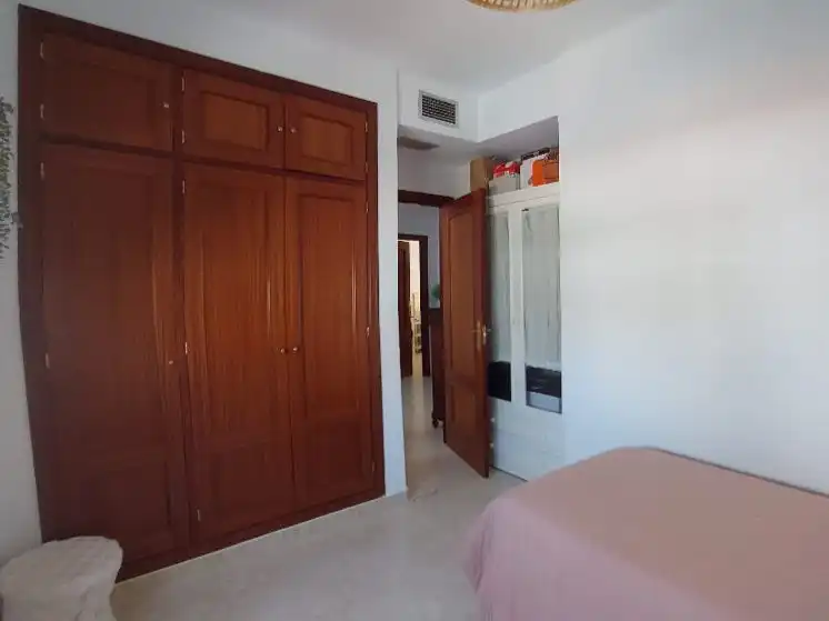 Habitación de Casa o chalet de alquiler en Gines con Aire acondicionado, Terraza y Balcón