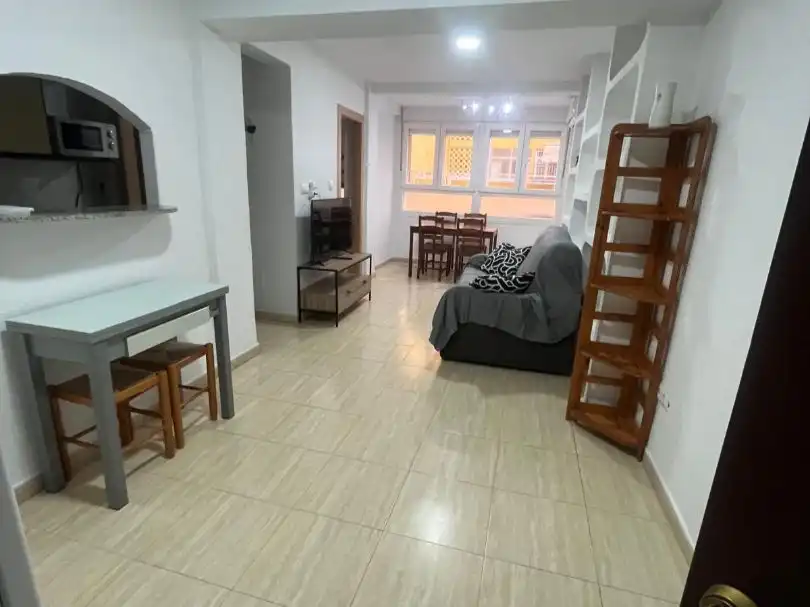 Wohnung zur Miete in Calle California, 14, Ciudad Jardín - Tagarete - El Zapillo Wohnzimmer von Wohnung zur Miete in Almería mit Klimaanlage und Möbliert
