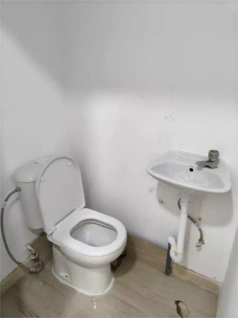 Commercial properties for rent in Abrantes Bathroom of Commercial properties for rent in Madrid