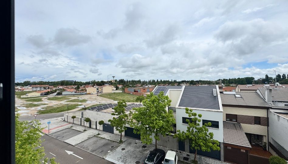 Piso en venta en Calle Comunidad de Cantabria, 36, Laguna de Duero, Valladolid - imagen 1 Foto 1 de Piso en venta en Calle Comunidad de Cantabria, 36, Laguna de Duero, Valladolid