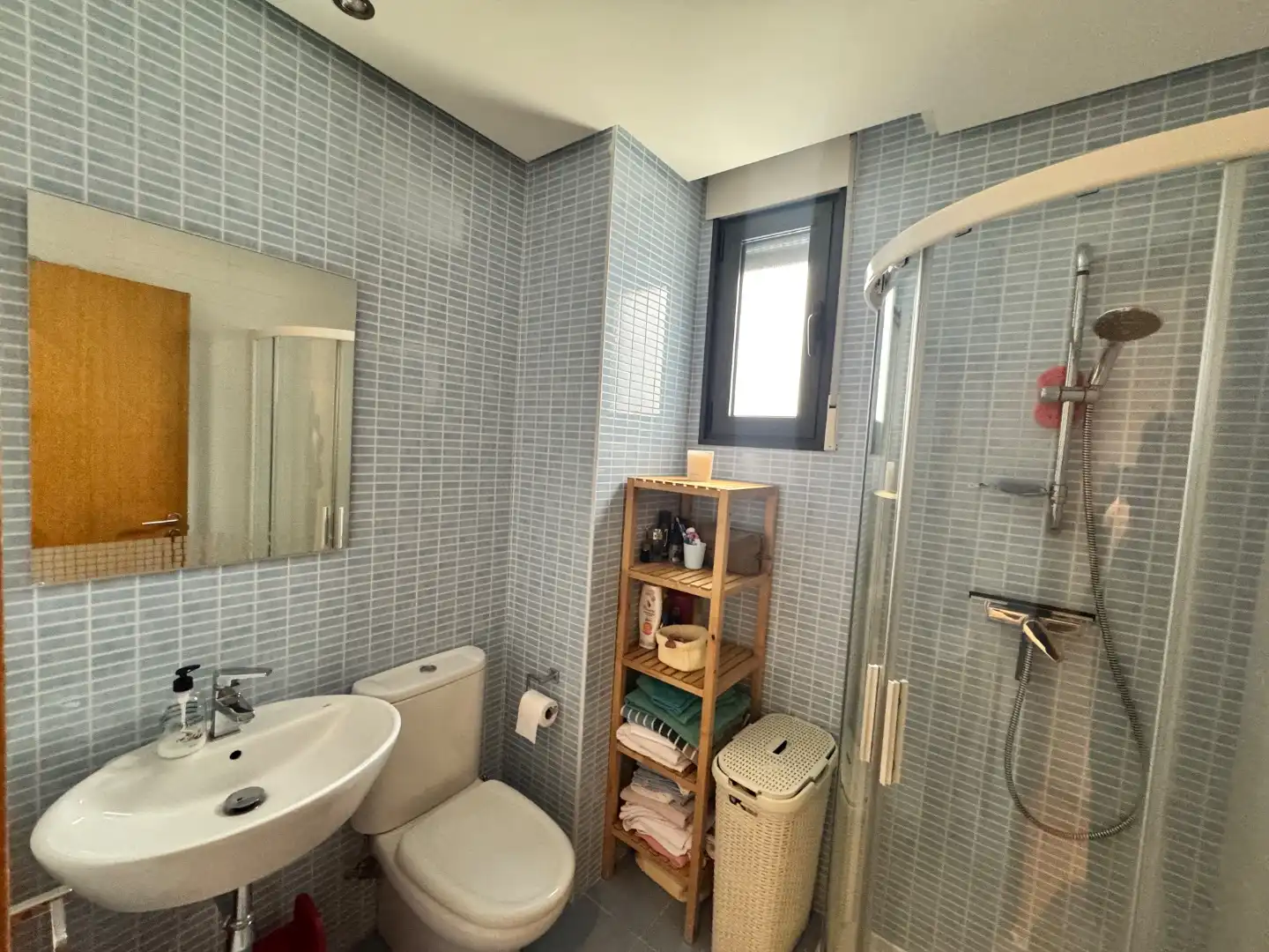 Piso en venta en Calle Comunidad de Cantabria, 36, Laguna de Duero Baño de Piso en venta en Laguna de Duero con Aire acondicionado, Calefacción y Parquet