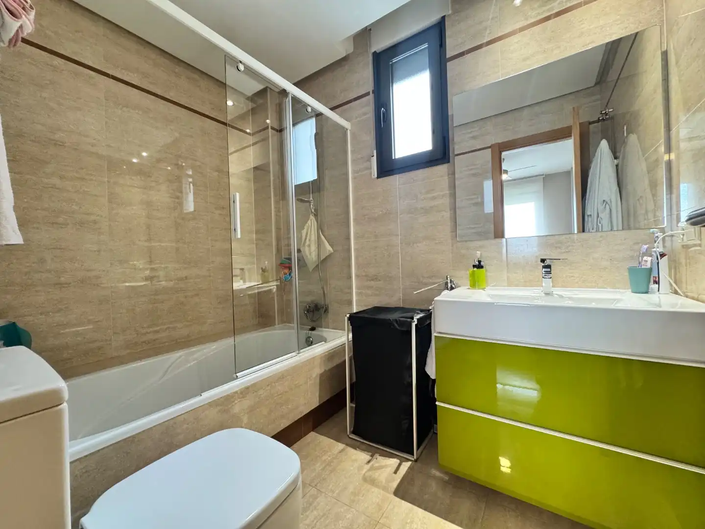 Piso en venta en Calle Comunidad de Cantabria, 36, Laguna de Duero Baño de Piso en venta en Laguna de Duero con Aire acondicionado, Calefacción y Parquet