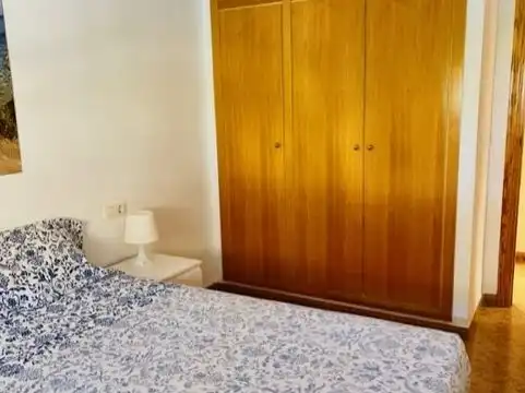 Wohnung zur Miete in Carrer Jaume I, 10, Canet d'En Berenguer Schlafzimmer von Wohnung zur Miete in Canet d'En Berenguer mit Klimaanlage, Terrasse und Schwimmbad