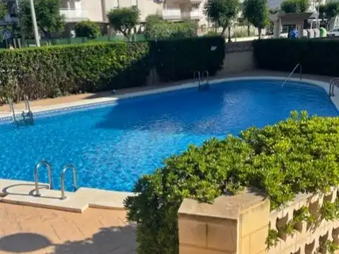 Wohnung zur Miete in Carrer Jaume I, 10, Canet d'En Berenguer Schwimmbecken von Wohnung zur Miete in Canet d'En Berenguer mit Klimaanlage, Terrasse und Schwimmbad