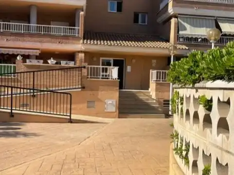 Wohnung zur Miete in Carrer Jaume I, 10, Canet d'En Berenguer Außenansicht von Wohnung zur Miete in Canet d'En Berenguer mit Klimaanlage, Terrasse und Schwimmbad