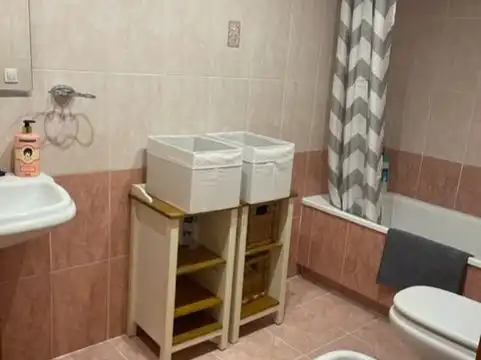 Wohnung zur Miete in Carrer Jaume I, 10, Canet d'En Berenguer Badezimmer von Wohnung zur Miete in Canet d'En Berenguer mit Klimaanlage, Terrasse und Schwimmbad
