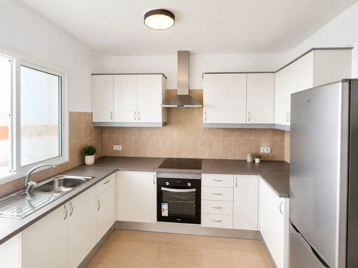 Piso de alquiler en Calle Juan Antonio Quevedo, 1, San Juan de la Rambla Cocina de Piso de alquiler en San Juan de la Rambla con Trastero y Parking comunitario