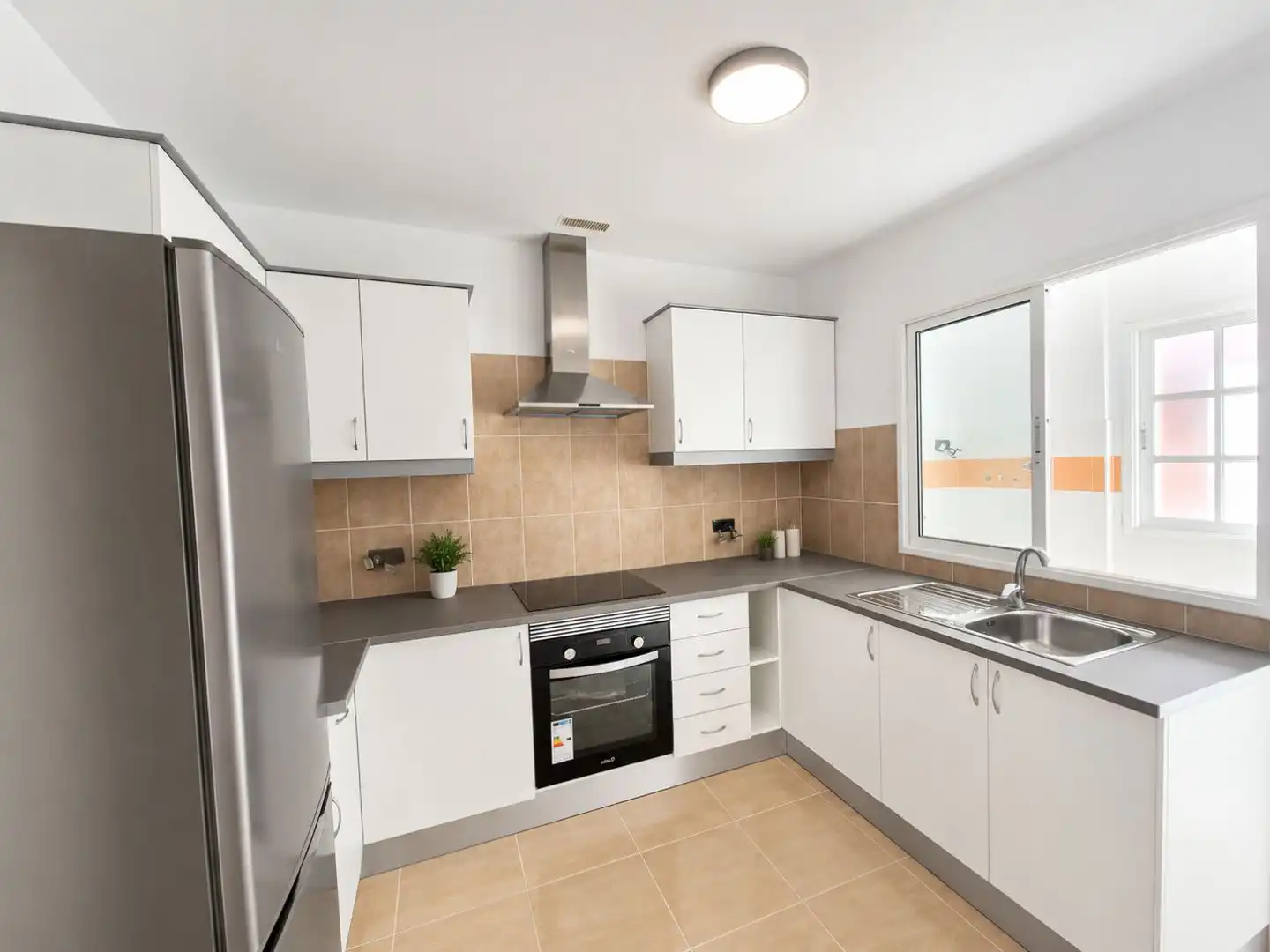 Piso de alquiler en Calle Juan Antonio Quevedo, 1, San Juan de la Rambla Cocina de Piso de alquiler en San Juan de la Rambla con Trastero y Parking comunitario