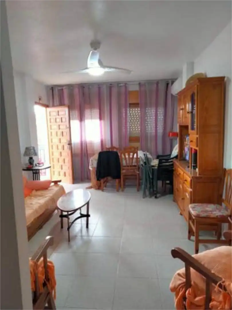 Piso de alquiler en Calabardina Sala de estar de Piso de alquiler en Águilas con Jardín privado, Terraza y Trastero