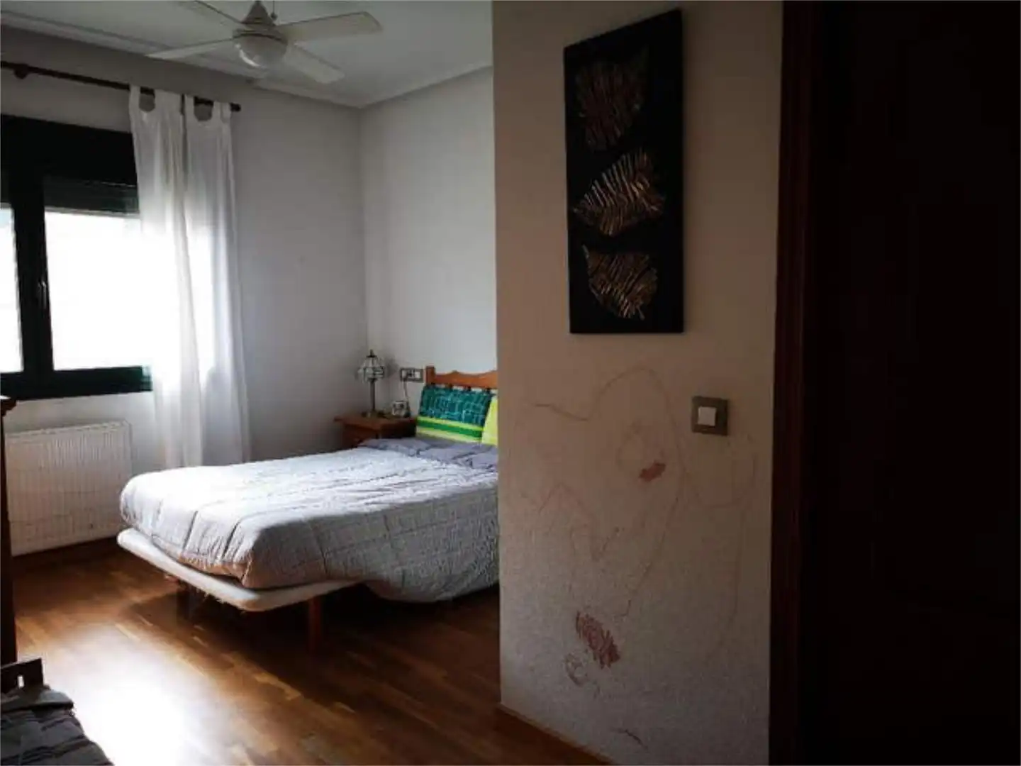 Habitación de Casa adosada en venta en Cáceres con Calefacción, Jardín privado y Terraza