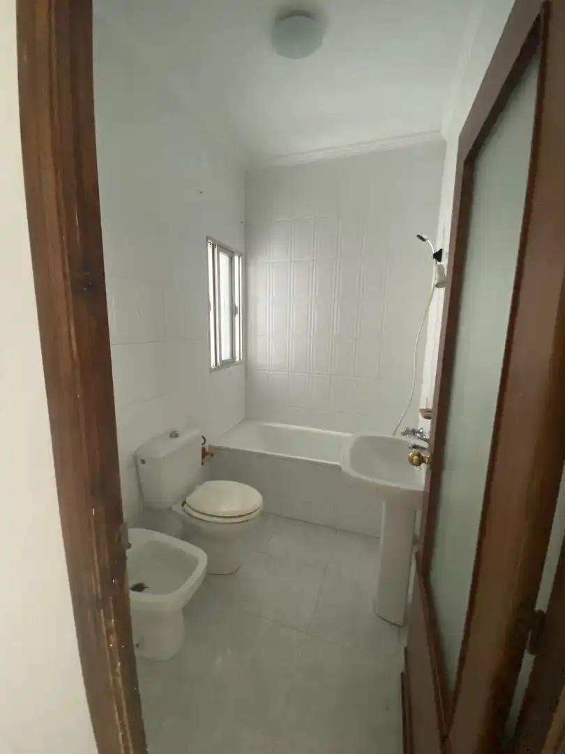 Apartament en venda a Calle San Vicente, 11, Plaza de toros - Venta Vargas - Capitania Bany de Apartament en venda en San Fernando amb Balcó