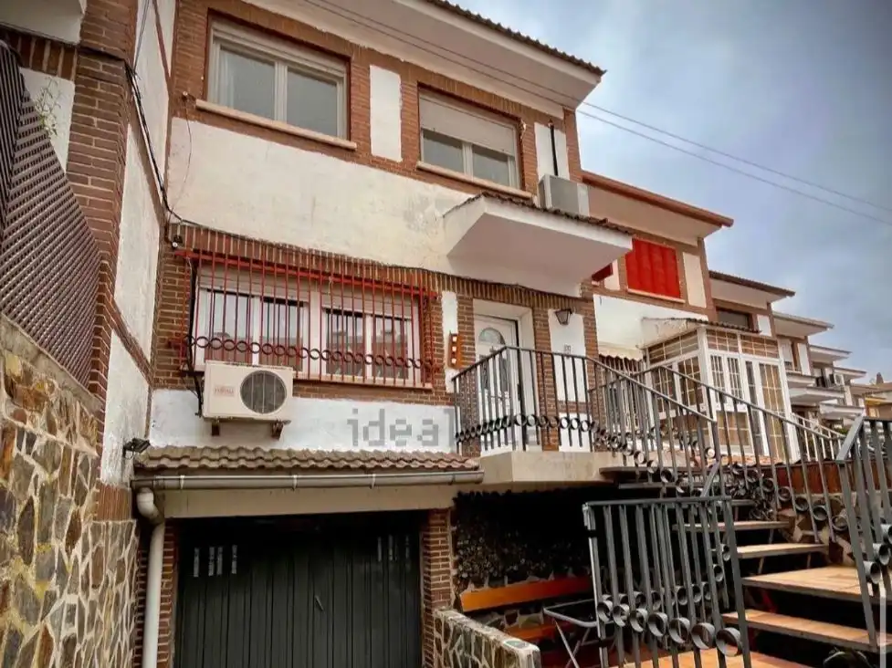 Casa o xalet de lloguer a Calle Virgen de la Natividad, 8, Torrejón de la Calzada Vista exterior de Casa o xalet de lloguer en Torrejón de la Calzada amb Balcó