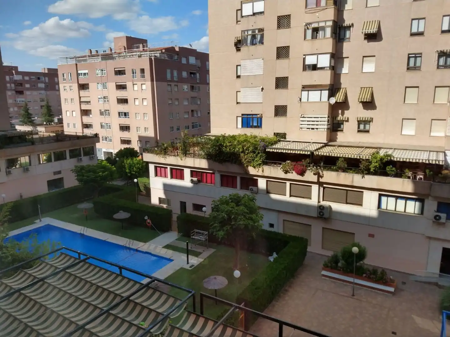 Flat for rent in Calle Ángel Quintanilla Ulla, 1, Valdepasillas - La Paz - Huerta Rosales Swimming pool of Flat for rent in Badajoz with Terrace, Swimming Pool and Furnished