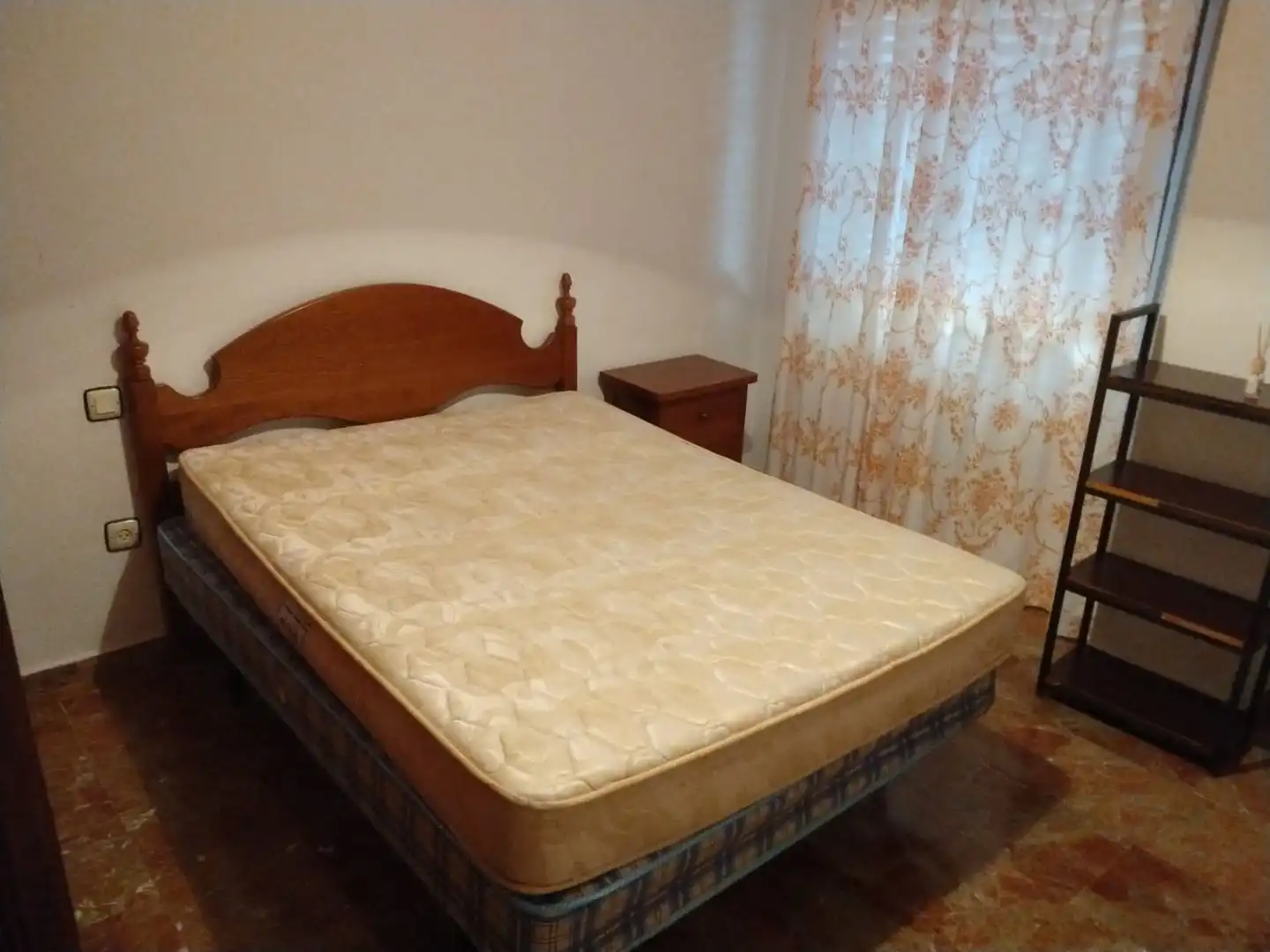 Flat for rent in Calle Ángel Quintanilla Ulla, 1, Valdepasillas - La Paz - Huerta Rosales Bedroom of Flat for rent in Badajoz with Terrace, Swimming Pool and Furnished