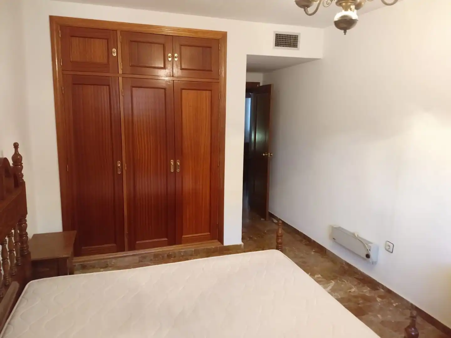 Flat for rent in Calle Ángel Quintanilla Ulla, 1, Valdepasillas - La Paz - Huerta Rosales Bedroom of Flat for rent in Badajoz with Terrace, Swimming Pool and Furnished
