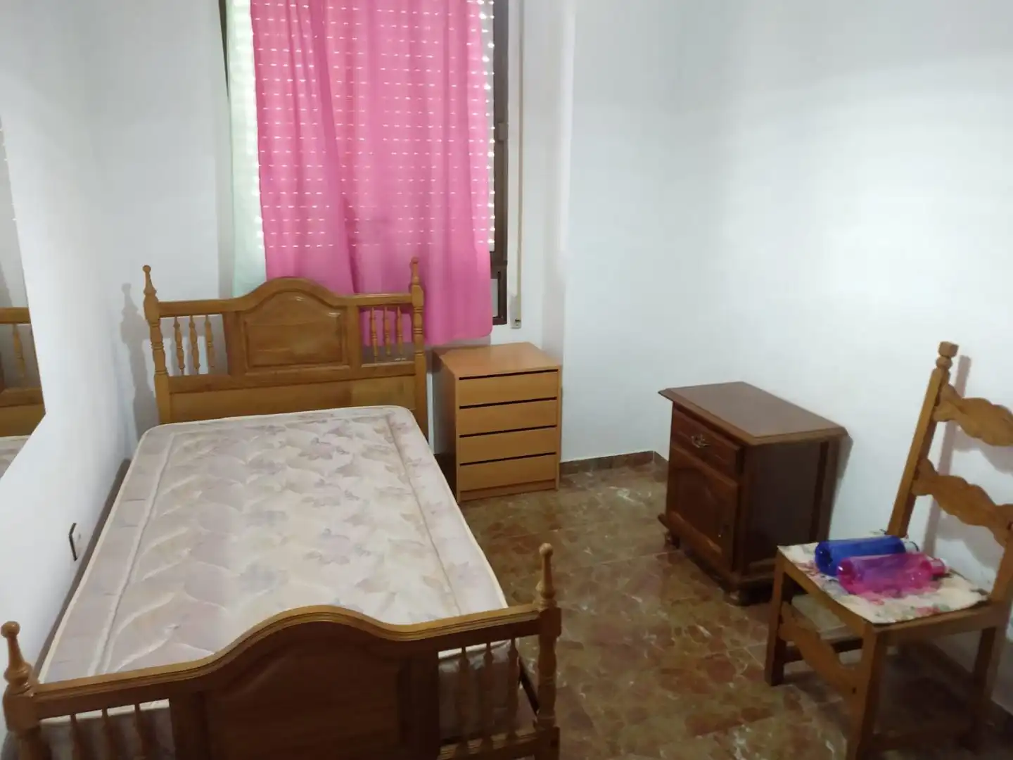 Flat for rent in Calle Ángel Quintanilla Ulla, 1, Valdepasillas - La Paz - Huerta Rosales Bedroom of Flat for rent in Badajoz with Terrace, Swimming Pool and Furnished