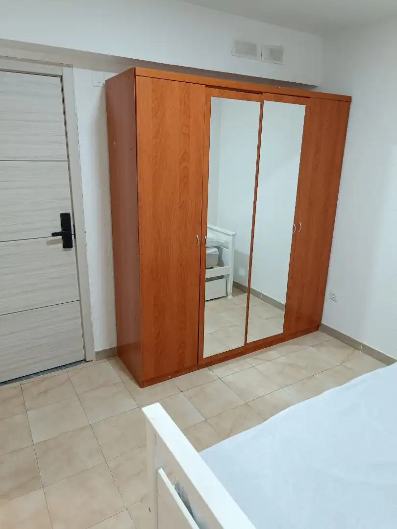 Apartament de lloguer a Calle Moral de la Magdalena, 24, Centro - Sagrario Dormitori de Apartament de lloguer en Granada amb Aire condicionat, Calefacció i Terrassa