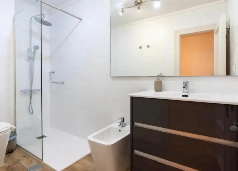 Flat for rent in Calle Vicente Jove, 25, El Natahoyo Bathroom of Flat for rent in Gijón with Heating, Furnished and Video intercom