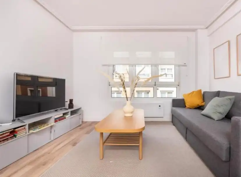 Flat for rent in Calle Vicente Jove, 25, El Natahoyo Living room of Flat for rent in Gijón with Heating, Furnished and Video intercom