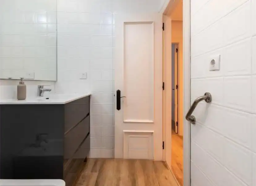 Flat for rent in Calle Vicente Jove, 25, El Natahoyo Bathroom of Flat for rent in Gijón with Heating, Furnished and Video intercom