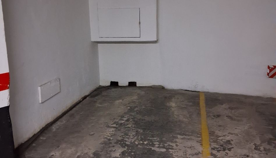 Garaje de alquiler en Velazquez Kalea, 10, Bagatza - San Vicente, Barakaldo - imagen 1 Foto 1 de Garaje de alquiler en Velazquez Kalea, 10, Bagatza - San Vicente, Barakaldo