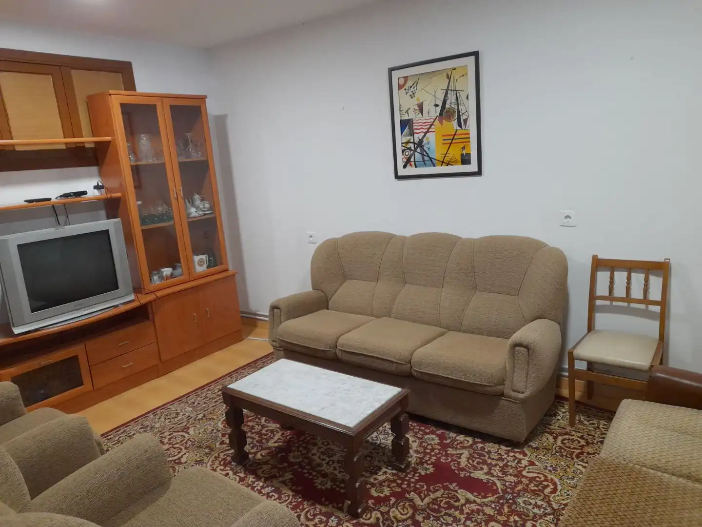 Wohnung zur Miete in Rúa Do Hospitaliño, 16, Santiago de Compostela Wohnzimmer von Wohnung zur Miete in Santiago de Compostela mit Balkon