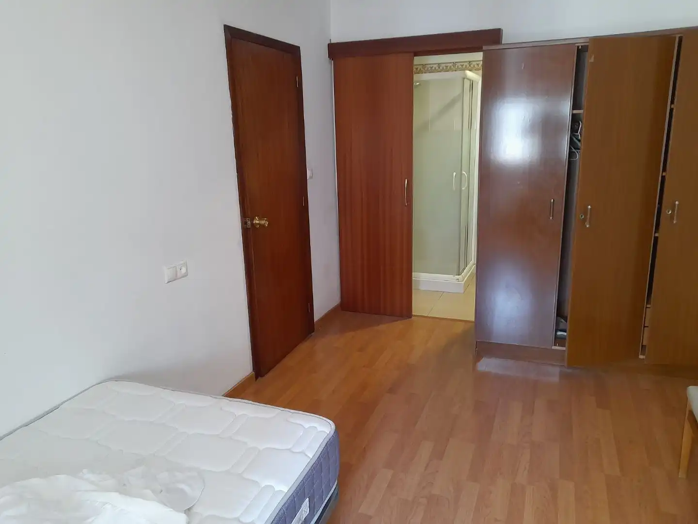 Wohnung zur Miete in Rúa Do Hospitaliño, 16, Santiago de Compostela Schlafzimmer von Wohnung zur Miete in Santiago de Compostela mit Balkon