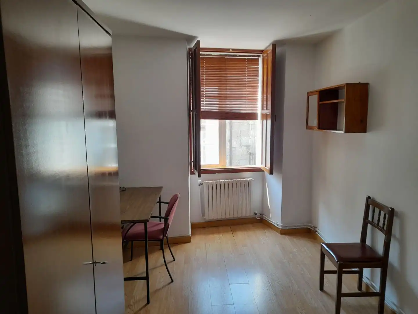 Wohnung zur Miete in Rúa Do Hospitaliño, 16, Santiago de Compostela Schlafzimmer von Wohnung zur Miete in Santiago de Compostela mit Balkon