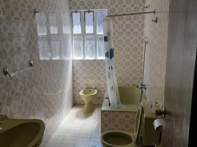 Wohnung zur Miete in Rúa Do Hospitaliño, 16, Santiago de Compostela Badezimmer von Wohnung zur Miete in Santiago de Compostela mit Balkon