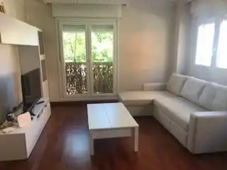 Flat for rent in Calle del Hospital, 37, Pueblo Living room of Flat for rent in Pozuelo de Alarcón with Storage room, Balcony and Video intercom
