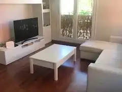 Flat for rent in Calle del Hospital, 37, Pueblo Living room of Flat for rent in Pozuelo de Alarcón with Storage room, Balcony and Video intercom