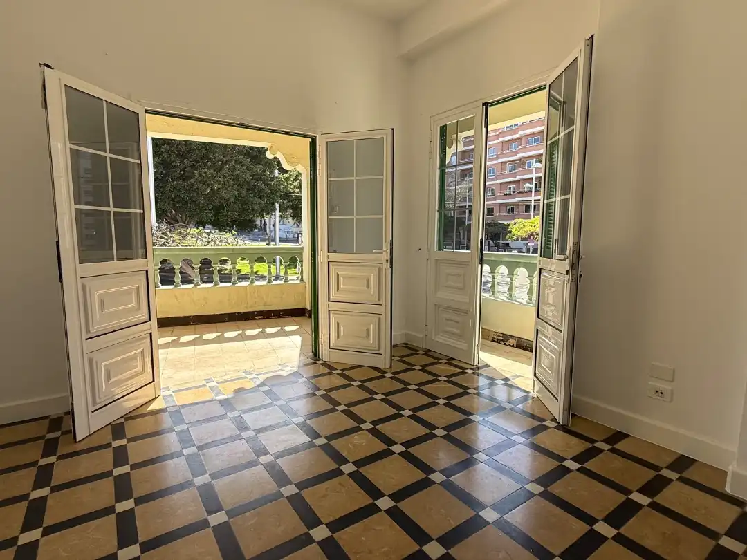 Piso en venta en Avenida Islas Canarias, 93, Buenavista - Chapatal Piso en venta en Santa Cruz de Tenerife con Parquet, Terraza y Trastero
