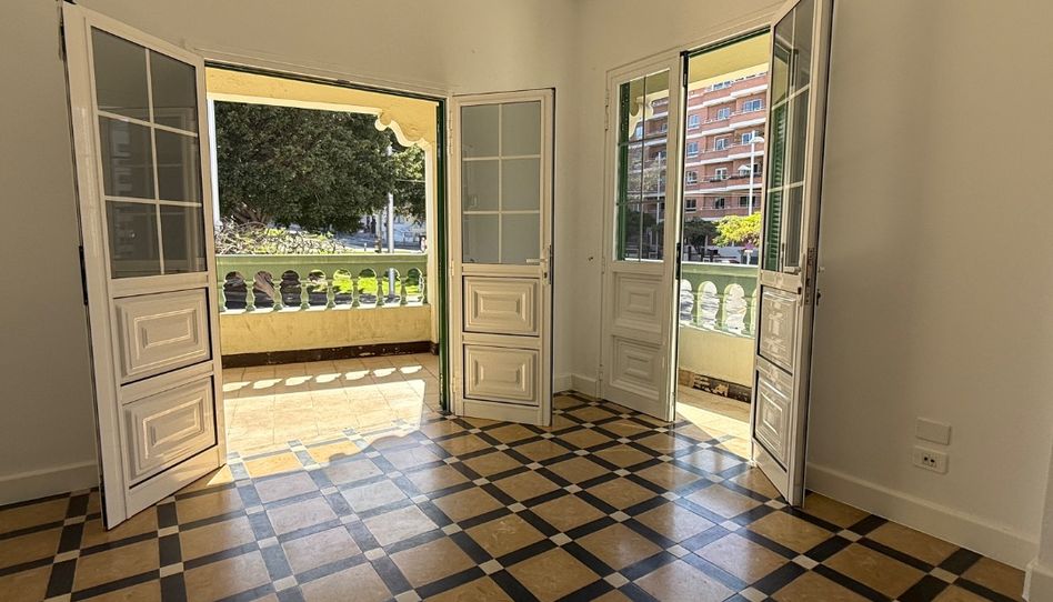 Piso en venta en Avenida Islas Canarias, 93, Buenavista - Chapatal, Santa Cruz de Tenerife Capital - imagen 1 Foto 1 de Piso en venta en Avenida Islas Canarias, 93, Buenavista - Chapatal, Santa Cruz de Tenerife Capital